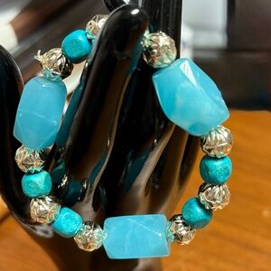Elegant Turquoise and Gold Beaded Bracelet